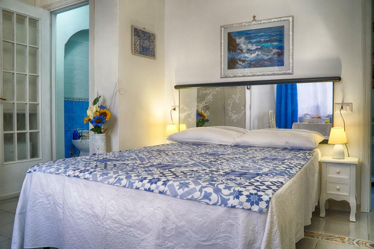 Il Bacio Di Capri 3*